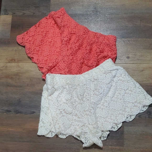 Free People Coral and Cream Floral Lace Shorts - Picture 1 of 13